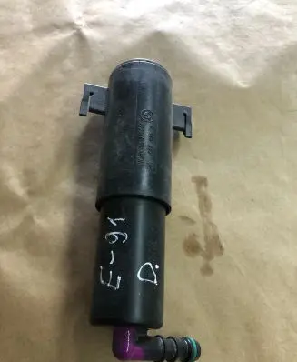 BMW 3 E90 E91 Windscreen/windshield washer pump 13037710 4449335