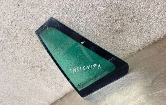 Opel Insignia A Rear vent window glass DOT747M538AS3 43R000073 E000090