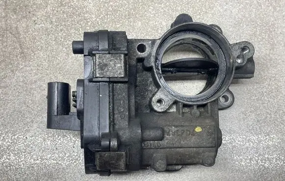 Opel Zafira B Throttle valve 55199975