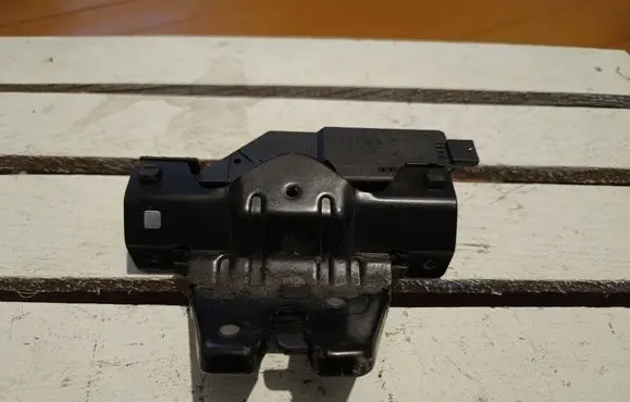 BMW 3 E46 Tailgate/trunk/boot lock/catch/latch 8196401