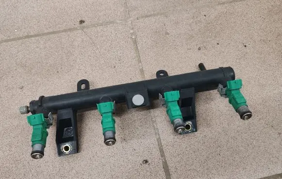 Peugeot 206+ Fuel main line pipe 9655833580 01F02316692
