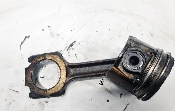 Opel Zafira B Piston with connecting rod 
