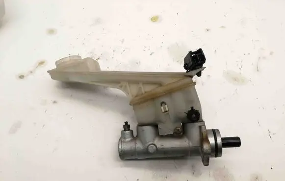 Mazda Premacy Master brake cylinder