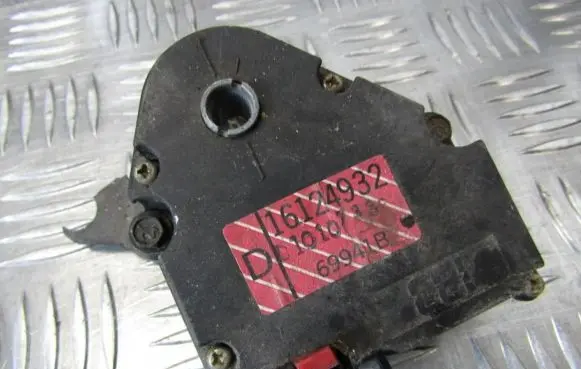 Jeep Grand Cherokee (WJ) Central locking motor 16124932