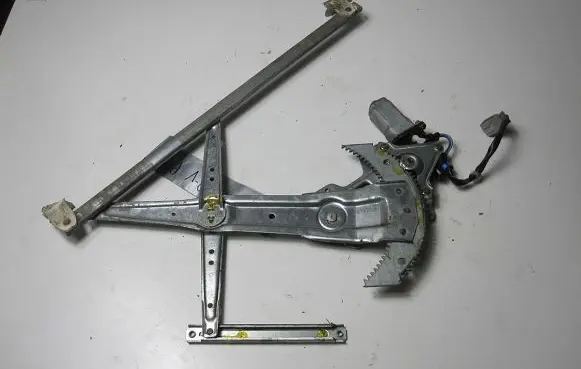 Honda HR-V Front door window regulator with motor