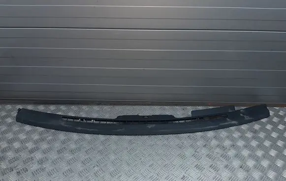 Ford Mustang VI Windshield trim FR3B63046B62A