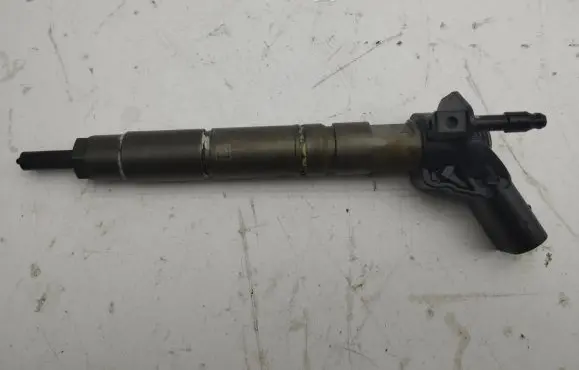 Mercedes-Benz ML W164 Fuel injector A6420700587 0445115027