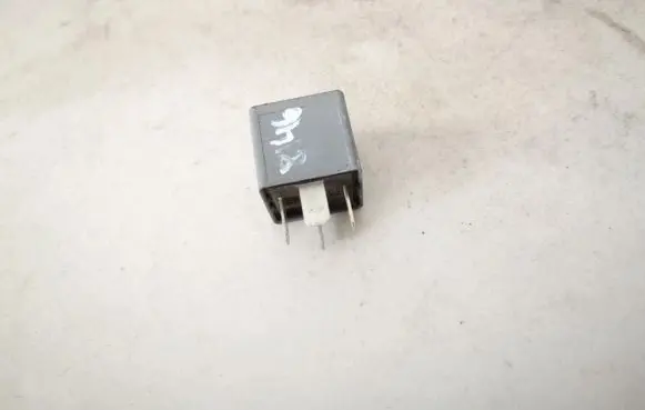 Audi A4 S4 B5 8D Other relay 8d0951253a