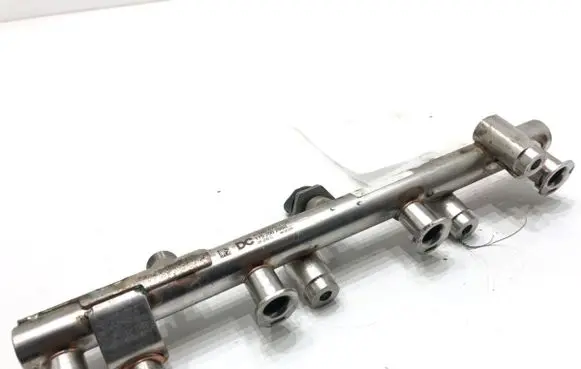 Nissan Qashqai J12 Fuel main line pipe 175200298R