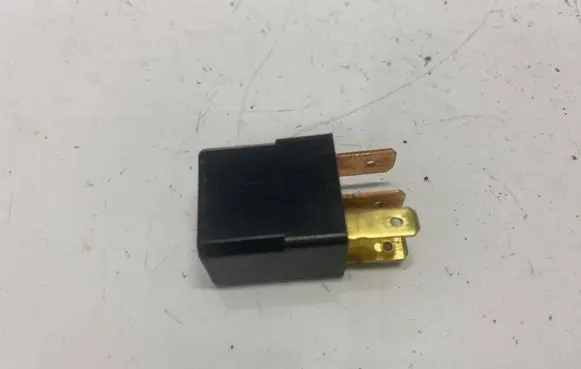 Mitsubishi Pajero Other relay mr588567 acm33221