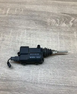 Opel Vectra C Fuel tank cap lock motor 24438209