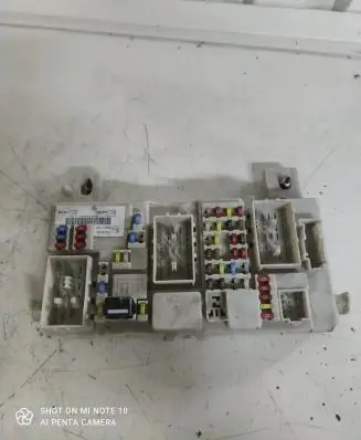 Ford C-MAX I Fuse module 8M5T14014 7M5T14A073 9P33341