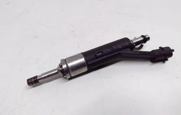 Opel Grandland X Fuel injector 9822715980 51701810997
