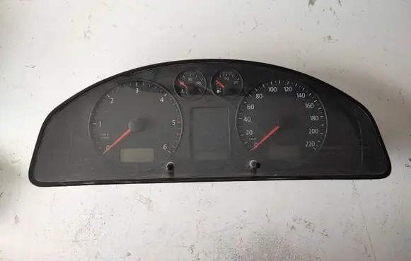 Volkswagen Transporter - Caravelle T5 Speedometer (instrument cluster)