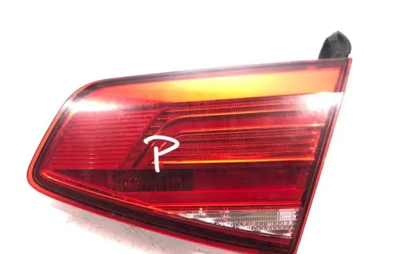 Volkswagen PASSAT B8 Rear/tail lights