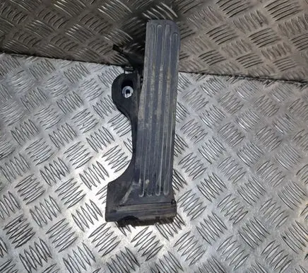 Volkswagen Touran I Accelerator throttle pedal 1T1721503E 6PV00868900 1022603