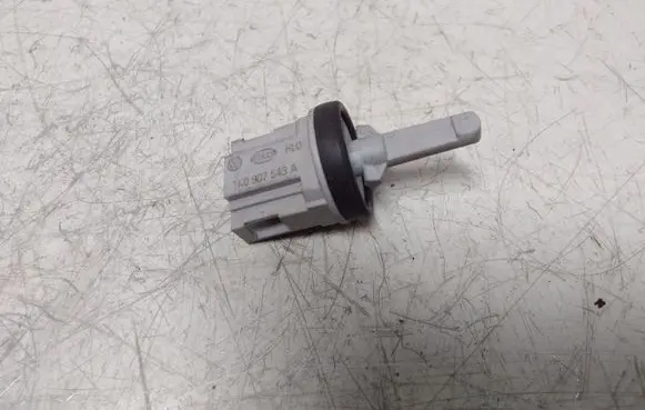 Volkswagen Touareg I Interior temperature sensor 1K0907543A