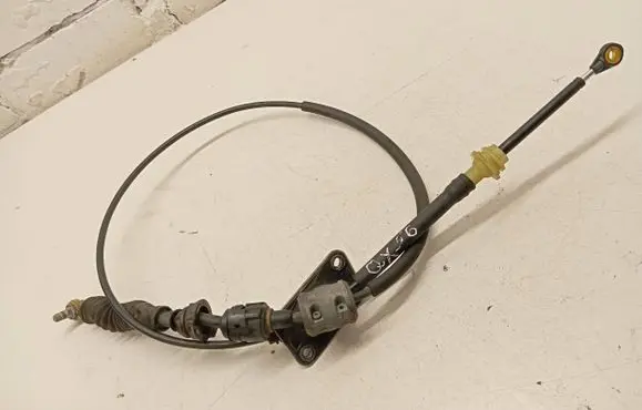 Infiniti QX56 Gear shift cable linkage 