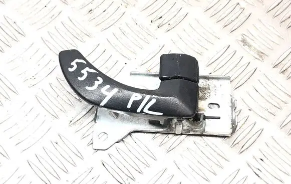 KIA Sorento Front door interior handle