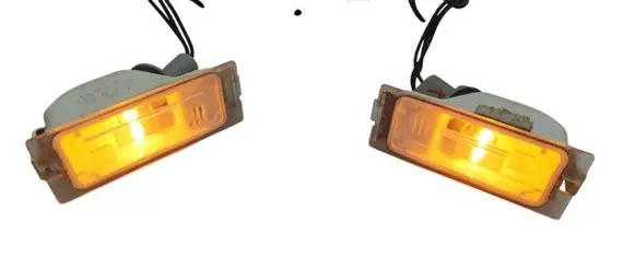 Chrysler Town u0026 Country V Number plate light 68028050AA 68028050AB