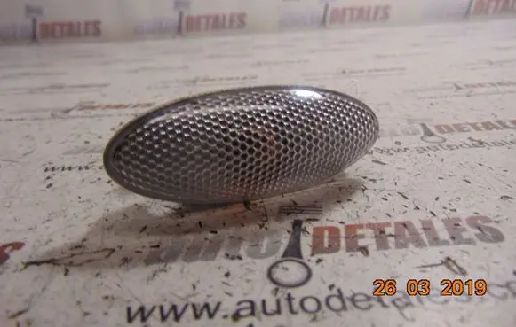 Toyota Auris 150 Front fender indicator light 8173002080