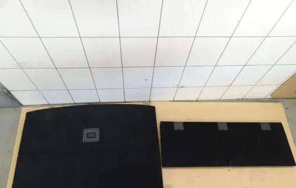 Volkswagen Golf VI Trunk/boot floor carpet liner 5N0887183