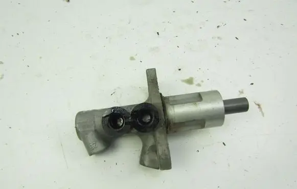 Audi A4 S4 B6 8E 8H Master brake cylinder 
