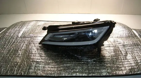Audi TT TTS RS Mk3 8S Headlight/headlamp 8S0941005C