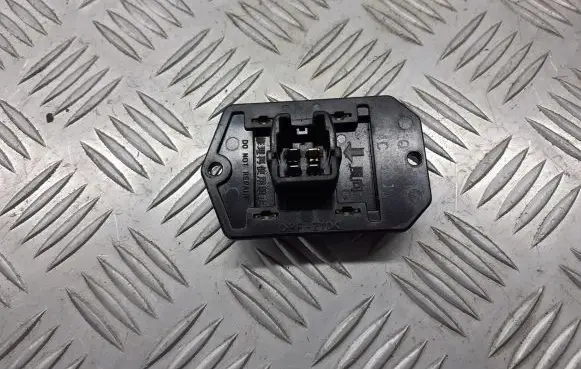 Toyota Yaris Heater blower fan relay BRAK