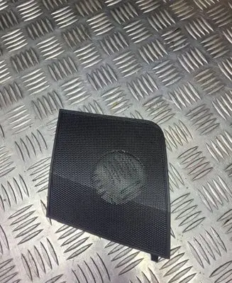 Toyota RAV 4 (XA40) Side speaker trim/cover 5552542010 1833
