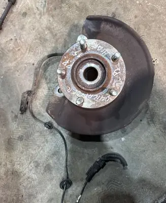 Mitsubishi Outlander Front wheel hub 3870A007