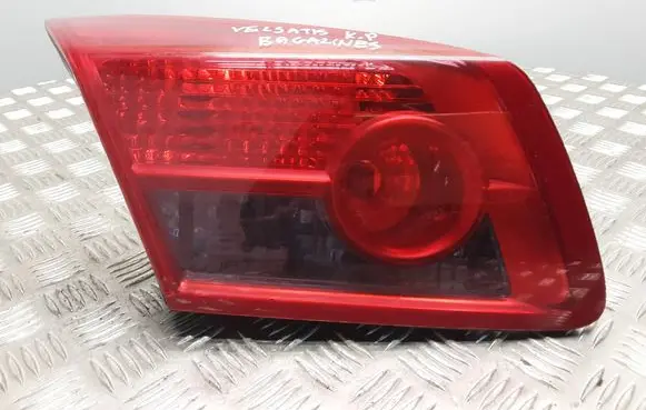 Renault Vel Satis Tailgate rear/tail lights 8200014362