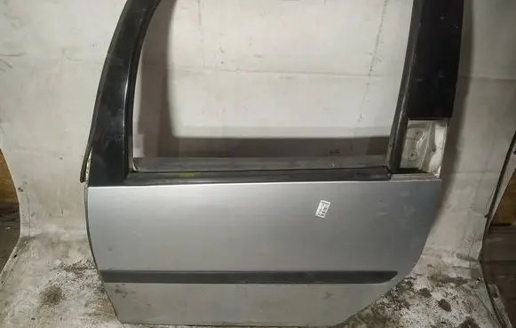 Skoda Roomster (5J) Rear door pilkos