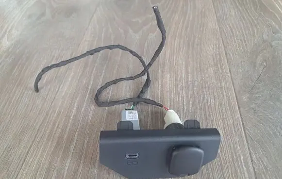 Toyota C-HR II USB socket connector 8553248030