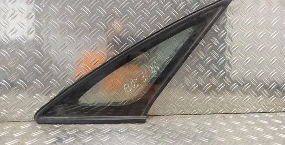 Toyota Corolla Verso E121 Front triangle window/glass 43R00033