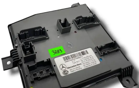 Mercedes-Benz C W205 Central body control module A3283 A2059007845