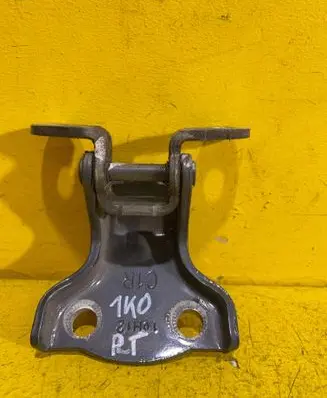 Chevrolet Captiva Rear door lower hinge