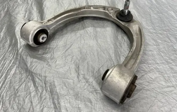 Mercedes-Benz GLE W167 Front upper control arm/wishbone A1673300900
