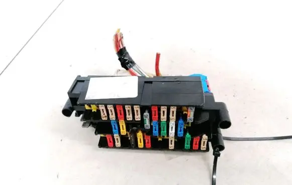 Citroen Xsara Picasso Fuse box set 9635518280 289028
