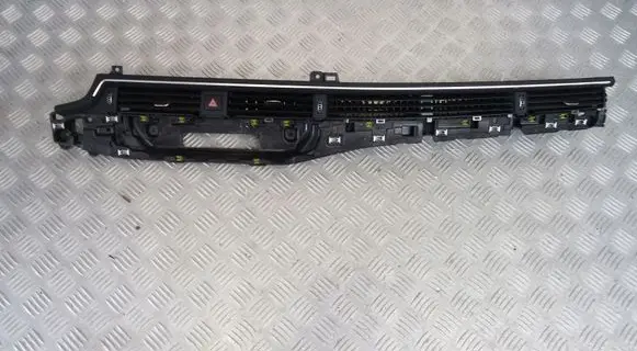 Audi A5 Sportback 8TA Dashboard air vent grill cover trim 8W1820903