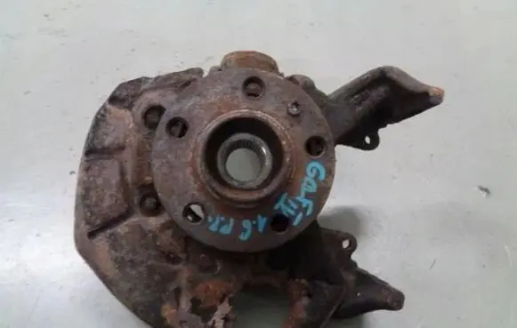 Volkswagen Golf IV Rear wheel hub