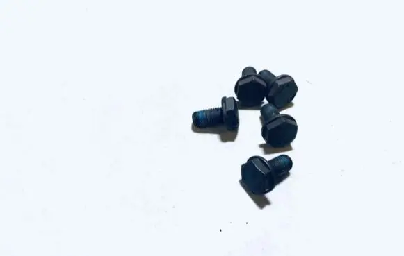Volkswagen Golf IV Nuts/bolts 