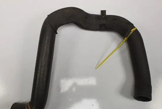 Mercedes-Benz A W169 Engine coolant pipe/hose 1695011182