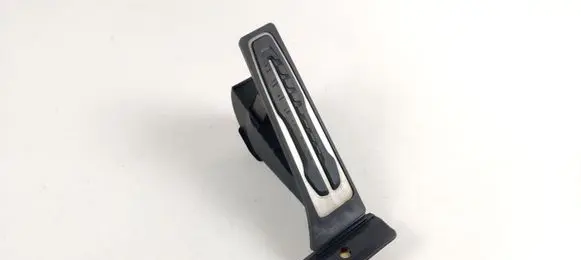BMW iX Accelerator throttle pedal 6889825