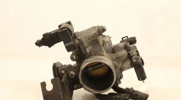 Hyundai i30 Throttle body valve 351002B000