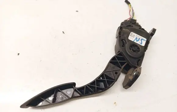 Opel Agila B Accelerator throttle pedal 4940051K50