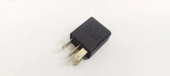 Opel Zafira B Other relay 24435922 70220