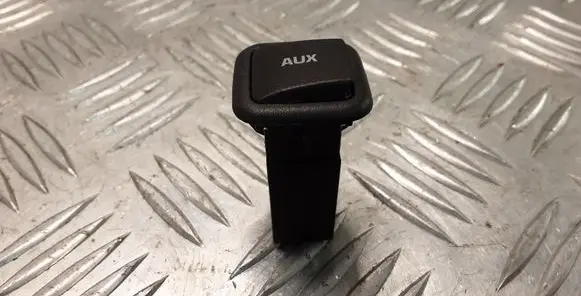 Skoda Octavia Mk2 (1Z) AUX in-socket connector 