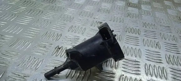 Mercedes-Benz E AMG W212 Vacuum valve A0014760532