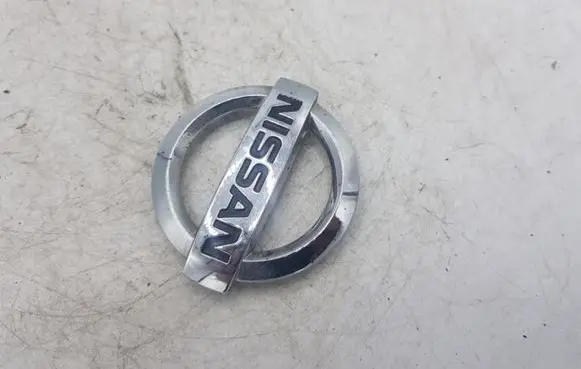 Nissan X-Trail T30 Manufacturer badge logo/emblem NOCODE